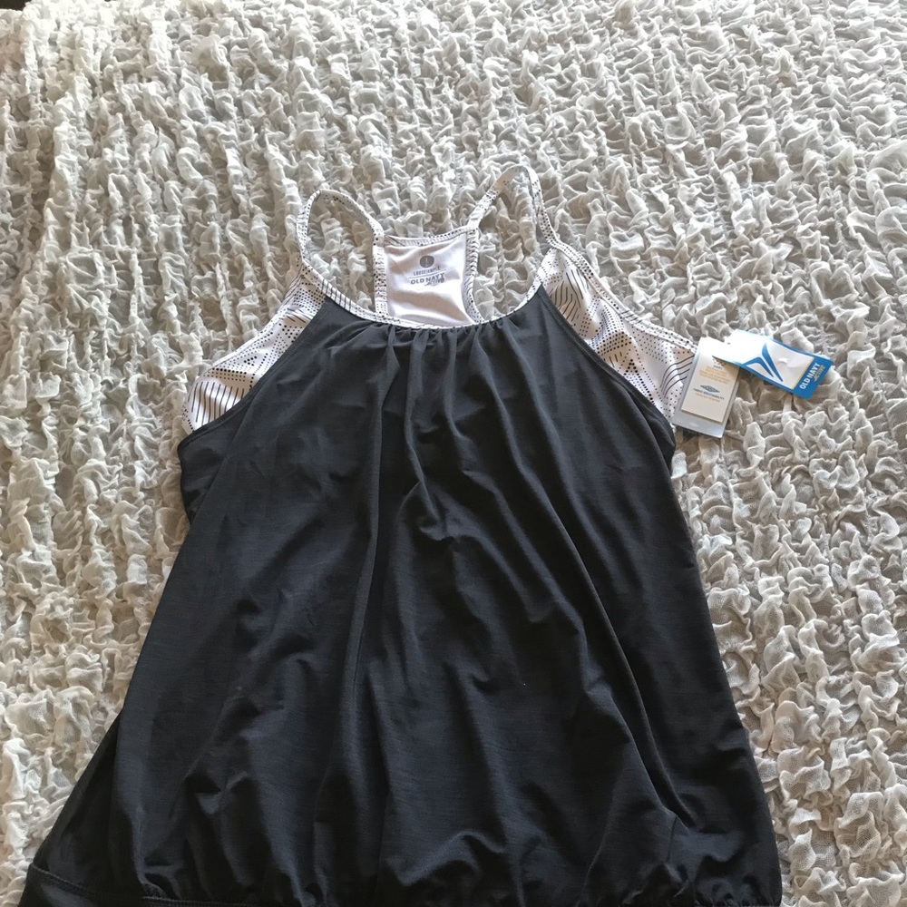 Old Navy Active Built-In Bra Tank NWT Workout L